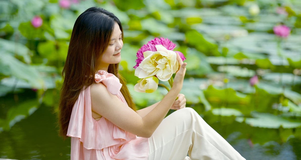 Picturesque lotus lake in the middle of Ha Long beach town