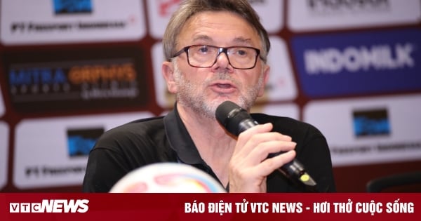 Trực tiếp họp báo Việt Nam vs Indonesia: HLV Troussier nói gì trước đại chiến?