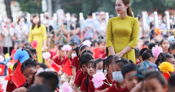 Le Politburo demande la mise en œuvre de la politique du « salaire le plus élevé pour les enseignants »