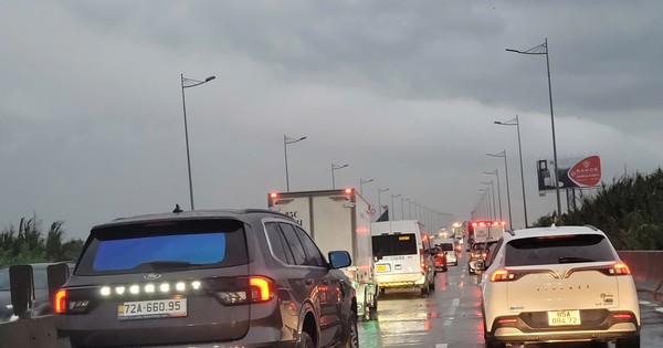 Verkehrsstaus auf dem Highway 51 und der Schnellstraße Ho Chi Minh-Stadt – Long Thanh