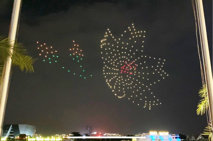 Espectáculo de luces con drones en el cielo. Foto: Hidrone