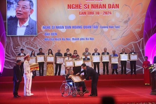 Tôn vinh những nghệ sĩ lao động bền bỉ, sáng tạo và có nhiều cống hiến nổi bật cho đời sống văn hóa nghệ thuật nước nhà - Ảnh 2.