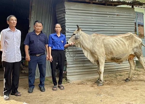 Hỗ trợ cô giáo nghèo vượt qua gia cảnh khó khăn vươn lên trong cuộc sống