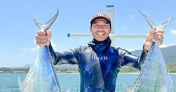 Ein Tourist hat auf der Insel Phu Quoc in Kien Giang, der zweitschönsten Insel, unerwartet zwei riesige Fische gefangen.