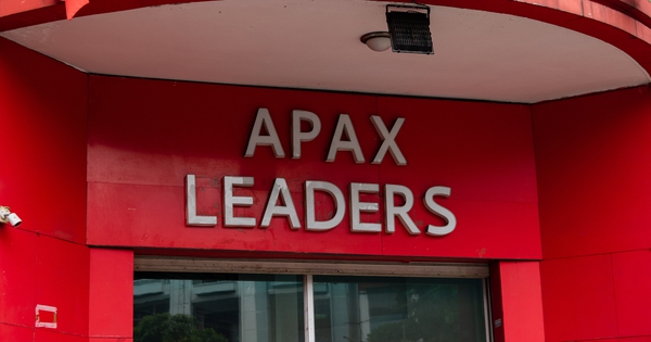 Đến hẹn hoàn học phí, phụ huynh Apax Leaders người có, người không, người bức xúc