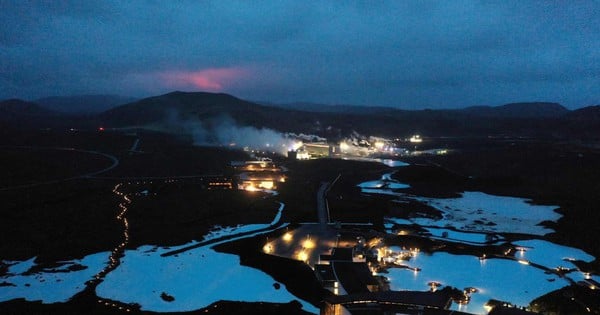 Volcano warning could destroy town of 4,000 people in Iceland