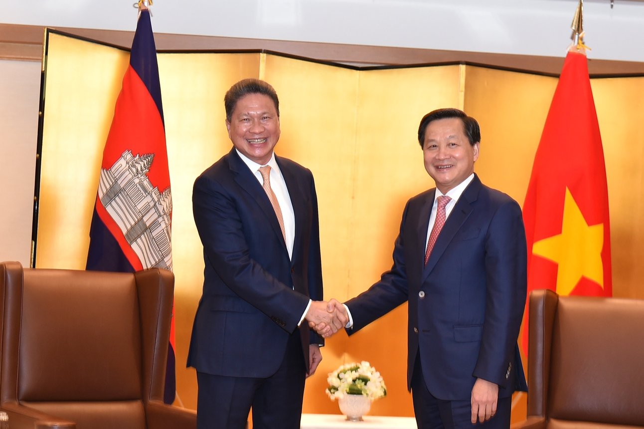 Deputy Prime Minister Le Minh Khai met with the Prime Minister of Japan, Deputy Prime Minister of Cambodia, Deputy Prime Minister of Singapore; received the President of JICA - Photo 5.