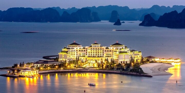 Isla Reu (Quang Ninh) al atardecer