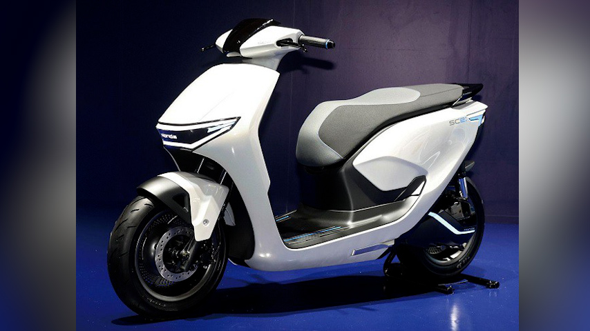 Honda SC E electric motorbike image 3