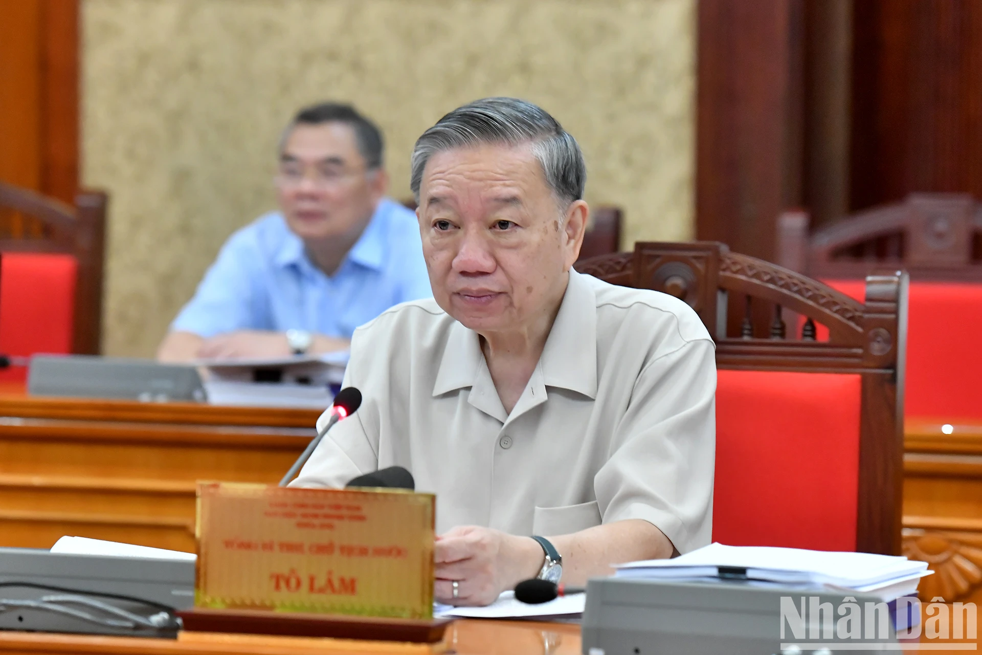 Le secrétaire général et président To Lam a présidé une réunion du Politburo pour donner son avis sur la construction et le développement de la ville de Hai Phong.