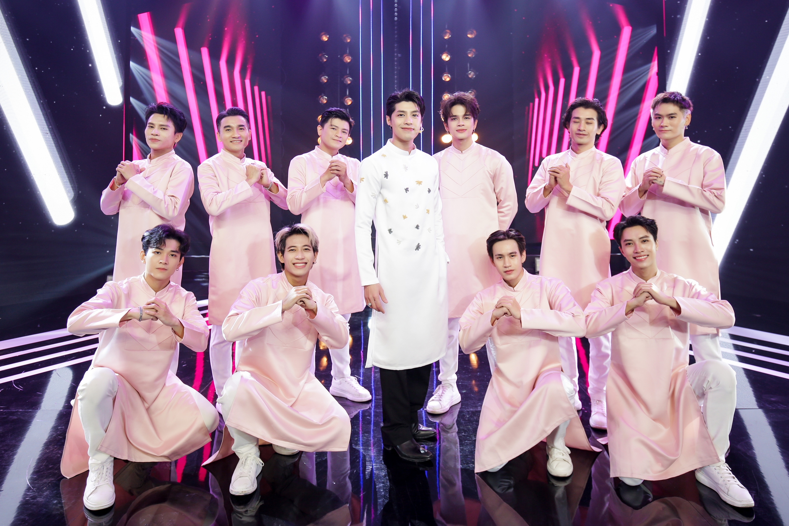 Hồ Ngọc Hà, Chi Pu, Đông Nhi cùng dàn sao Việt đón giao thừa tại ‘Tết HTV’- Ảnh 13.