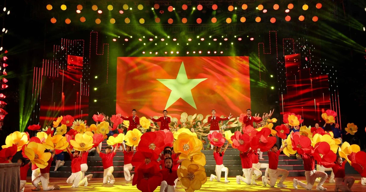 Programme artistique spécial « Vietnam – la patrie dans mon cœur »