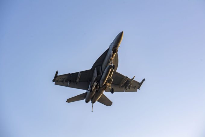 Tiêm kích F/A-18 Super Hornet tại Vịnh Ba Tư hồi tháng 11. Ảnh: Hải quân Mỹ