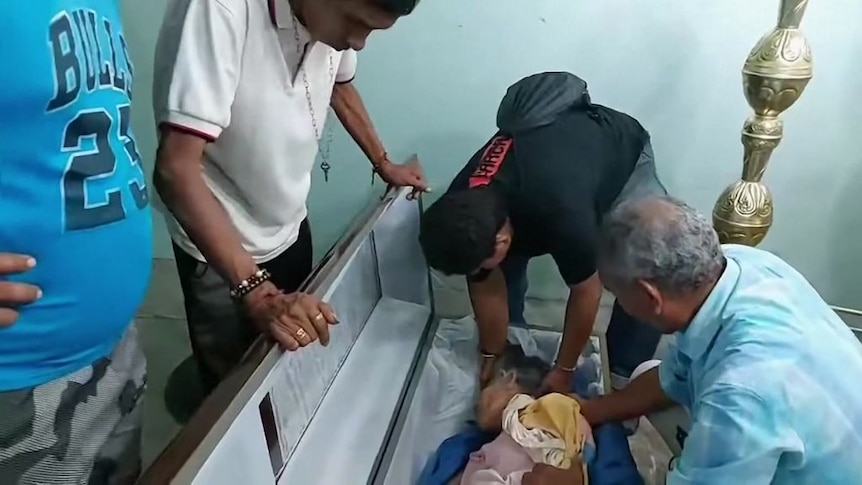 Cụ bà tỉnh dậy trong quan tài ở Ecuador nay đã qua đời - Ảnh 1.