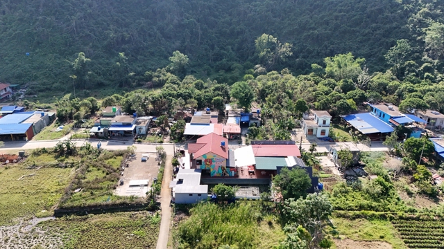 Panorama des Dorfes Viet Hai. Foto von Tien Bao 