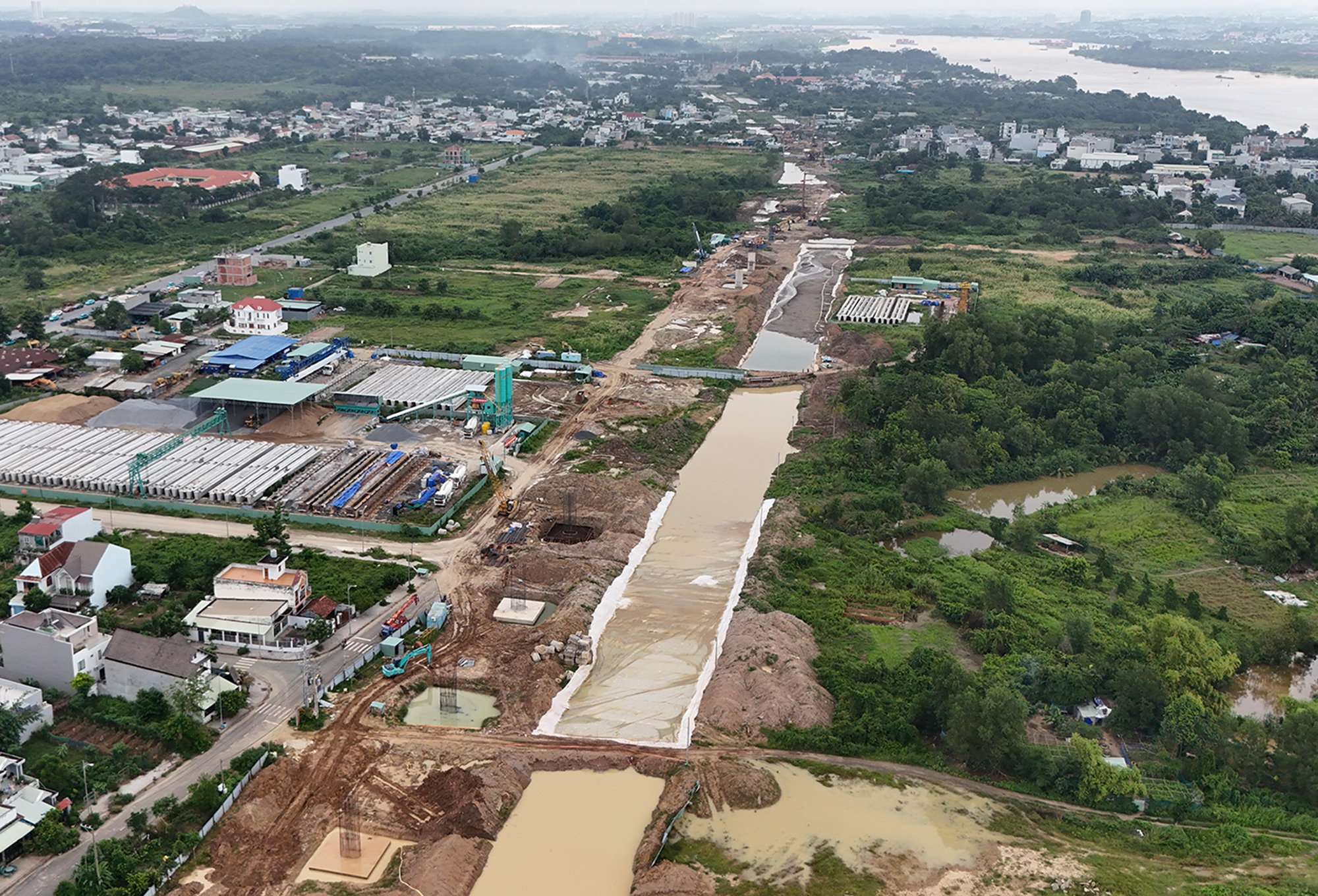 TP.HCM: Nhà thầu “ngồi trên lửa” vì cước vận chuyển cát- Ảnh 1.