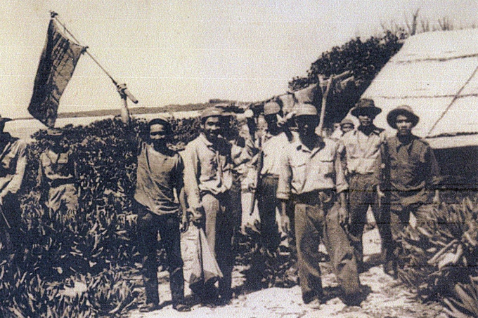 Fotografía de las fuerzas de seguridad arrestando a pescadores chinos que violaban la soberanía de Vietnam en las Islas Paracel, 1959. Fuente: Centro Nacional de Archivos II