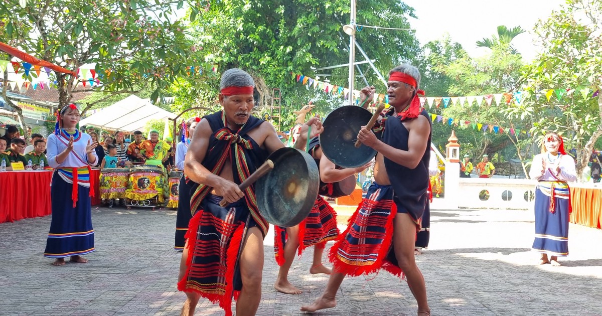 Bảo tồn, phát triển văn hóa, văn nghệ dân gian các dân tộc miền núi