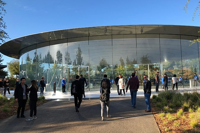 Apple's Rules and Secrets: How to Create a Productive BigTech Workplace