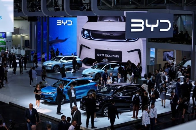 ミュンヘンモーターショーのBYDブース。写真：ロイター