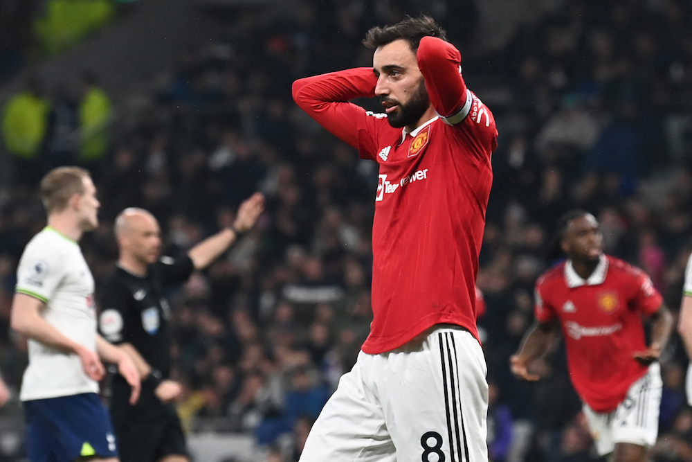 Ngoại hạng Anh: Tottenham ngược dòng níu chân Man Utd, Newcastle đè bẹp Everton - Ảnh 1.
