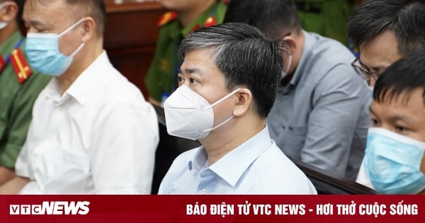 Former Ben Tre Secretary Le Duc Tho and 14 defendants in Xuyen Viet Oil case appear in court