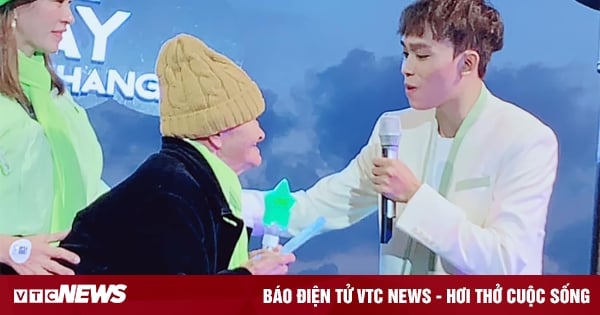 ¿Cómo reaccionó Ho Van Cuong cuando un espectador de 85 años subió al escenario y le dio dinero?