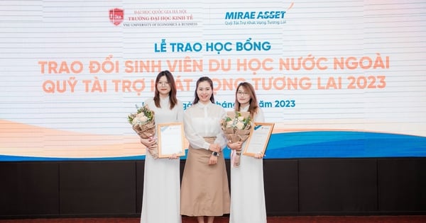 Future Aspiration Fund awards 1.3 billion VND to students in Hanoi