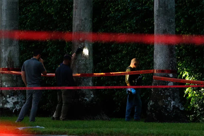 【写真】ドナルド・トランプ氏のゴルフコース付近の銃撃事件現場の捜査 写真1