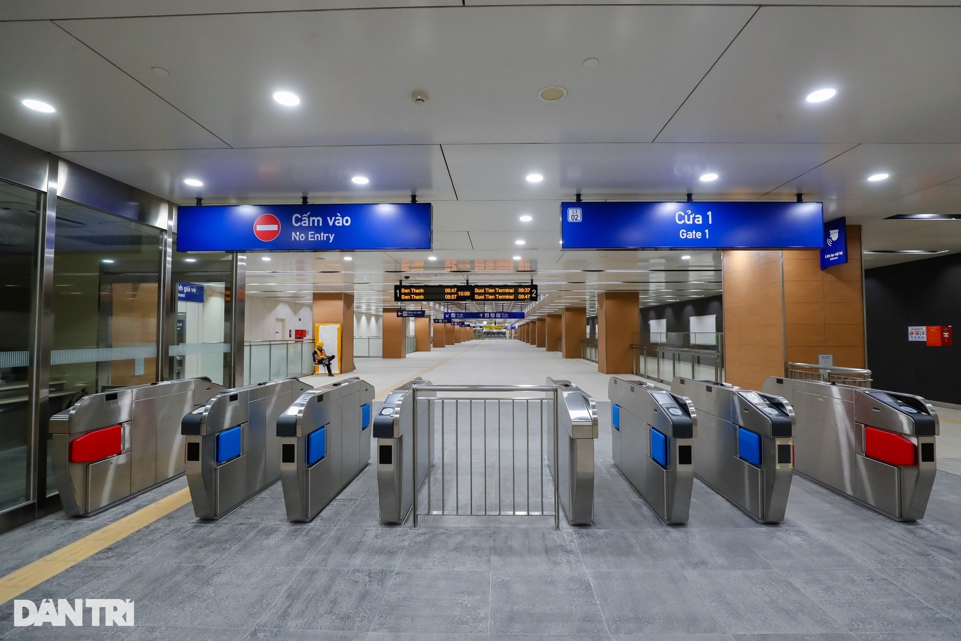 Diện mạo 3 ga ngầm của tuyến metro số 1 trước ngày khai thác - 8