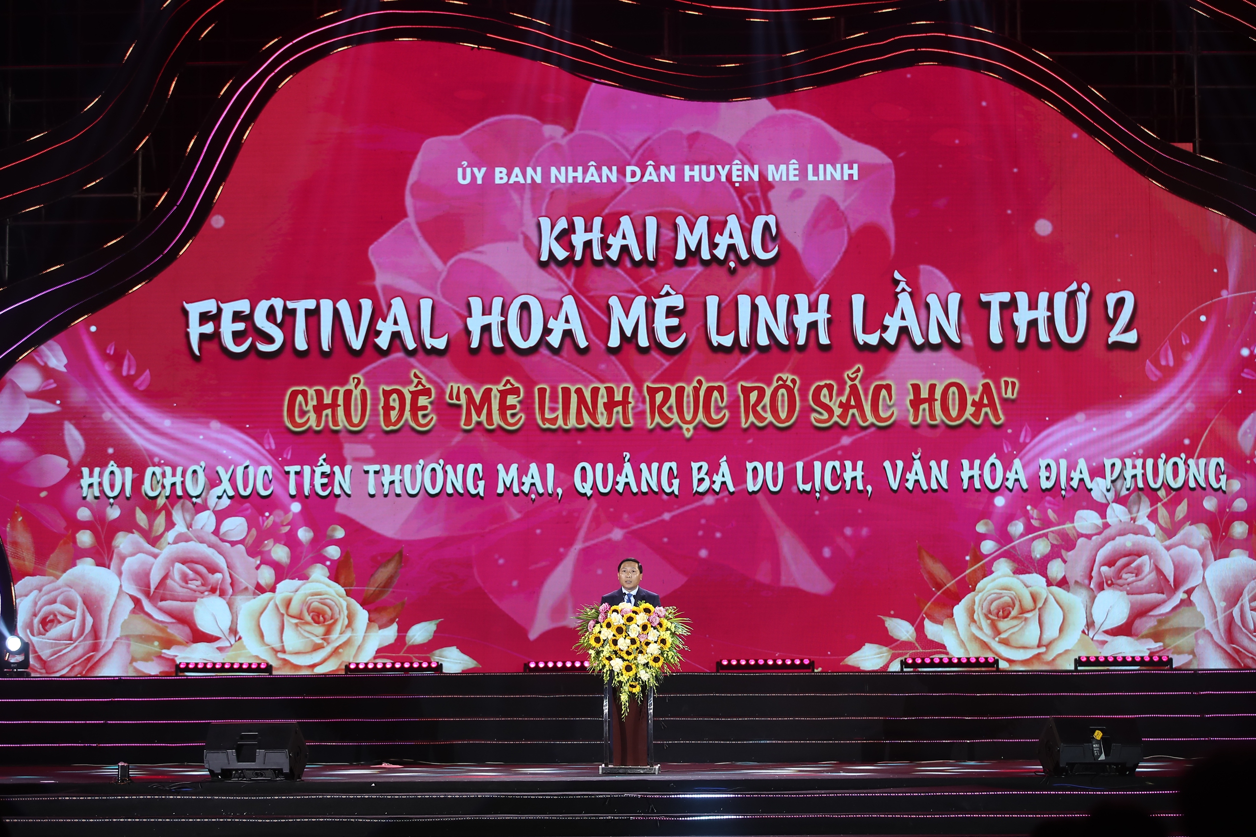 Mê Linh rực rỡ hương sắc đêm khai mạc Festival hoa 2024 - Ảnh 6.