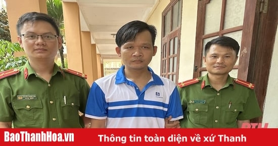 Mâu thuẫn tình cảm, chồng tạt axit vào mặt vợ