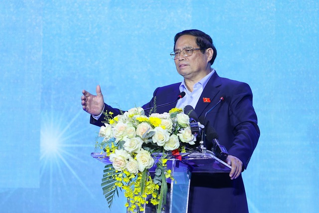 Thủ tướng: 'Ngồi trên bàn giấy thì không ra cơ chế chính sách được'- Ảnh 1.