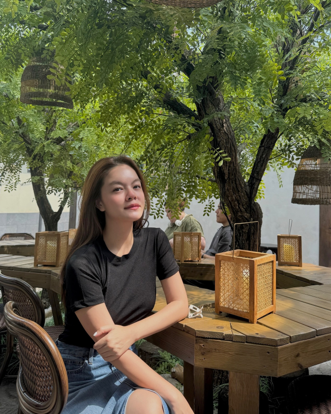 5 kiểu áo được các mỹ nhân Việt trên 40 tuổi mặc nhiều nhất - Ảnh 5.