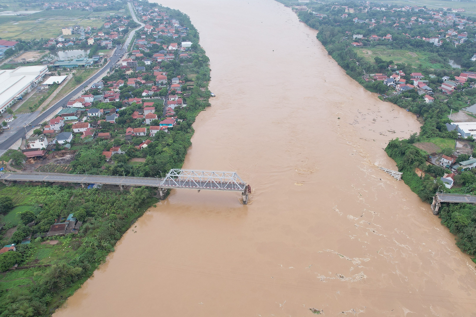 Phu Tho ស្នើ​សាងសង់​ស្ពាន Phong Chau ថ្មី​ជាមួយ​ទុន​វិនិយោគ ៨៦៥ ពាន់​លាន​ដុង