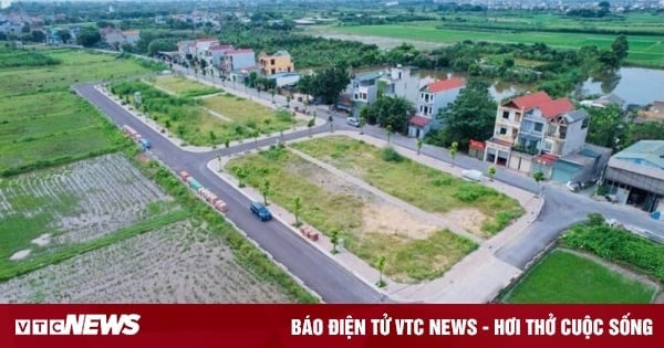 La police de Hanoi vérifie le cas de retraits massifs lors de la vente aux enchères de 22 terrains à Thanh Oai