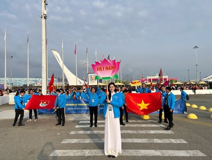 Do Thi Ha llegó a Rusia el 1 de marzo. Es una de las 111 delegadas vietnamitas enviadas para asistir al Festival Mundial de la Juventud 2024. En el evento de este año, Do Thi Ha también tiene el honor de ser la única Miss que asiste como delegada.