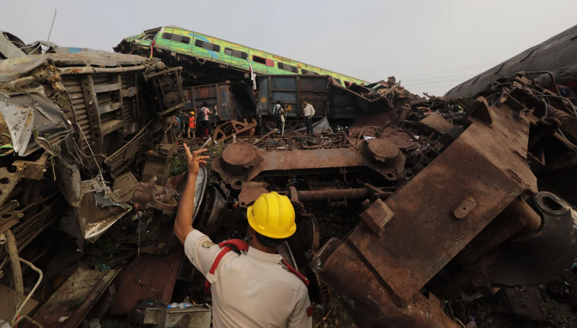 Accident ferroviaire en Inde : un défaut de signalisation pourrait être à l'origine de la catastrophe