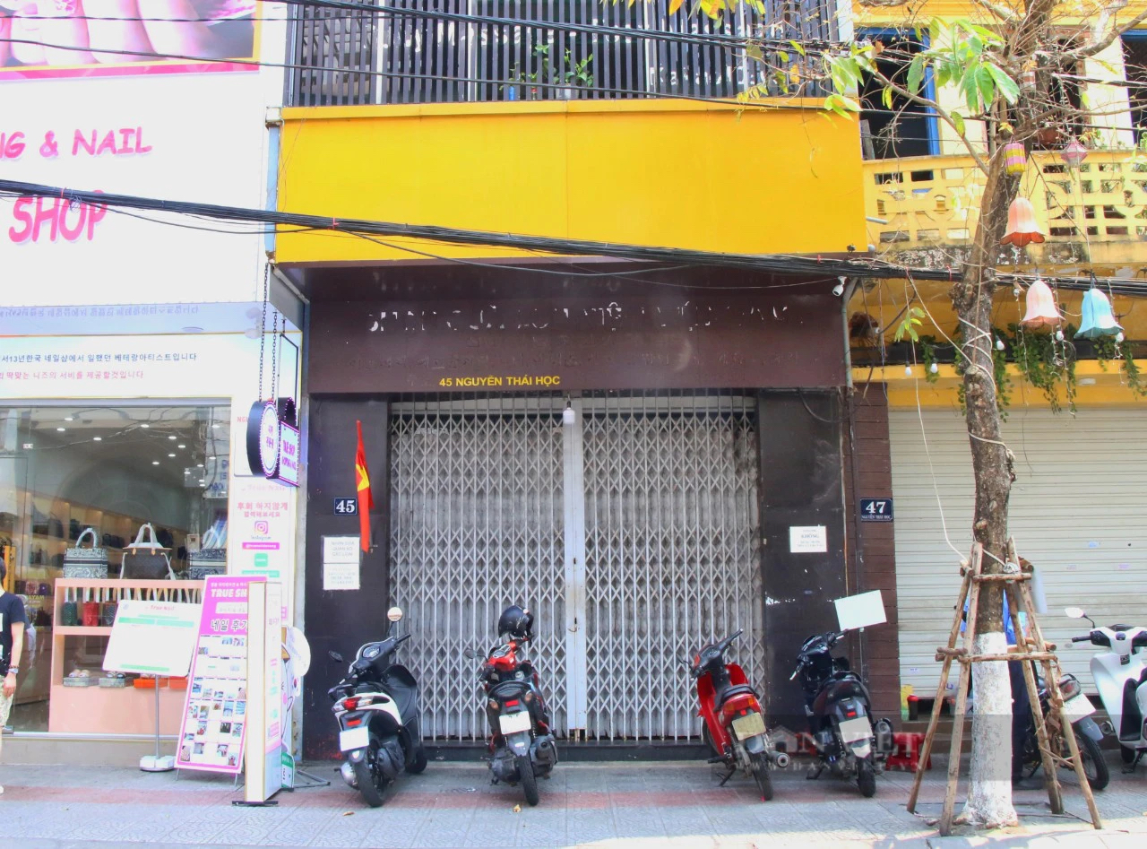 Loạt nhà, đất 