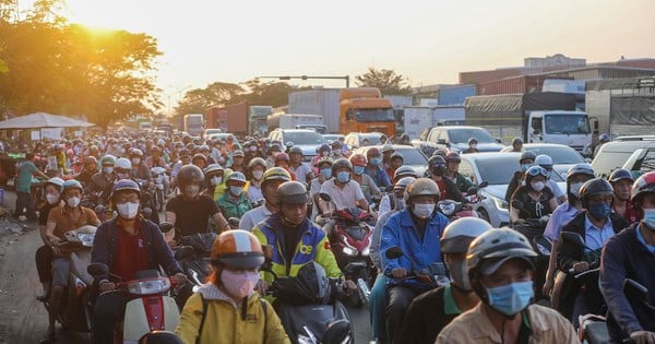 グエン・ヴァン・リン交差点閉鎖後、深刻な交通渋滞