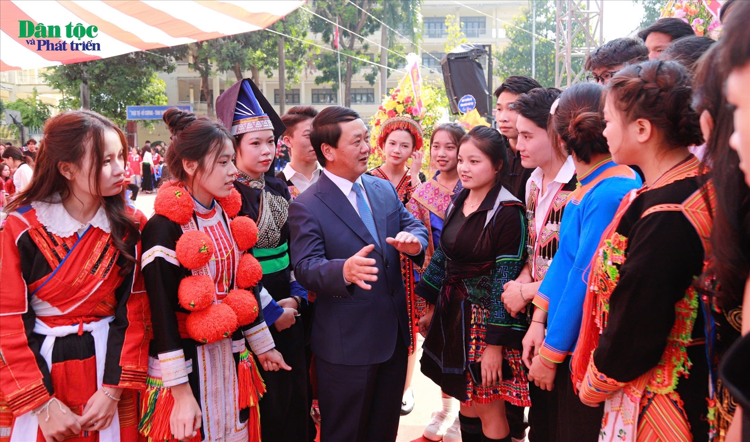 Bộ trưởng, Chủ nhiệm Ủy ban Dân tộc dự Lễ Khai giảng năm học mới tại Trường Dự bị Đại học Dân tộc Trung ương 7
