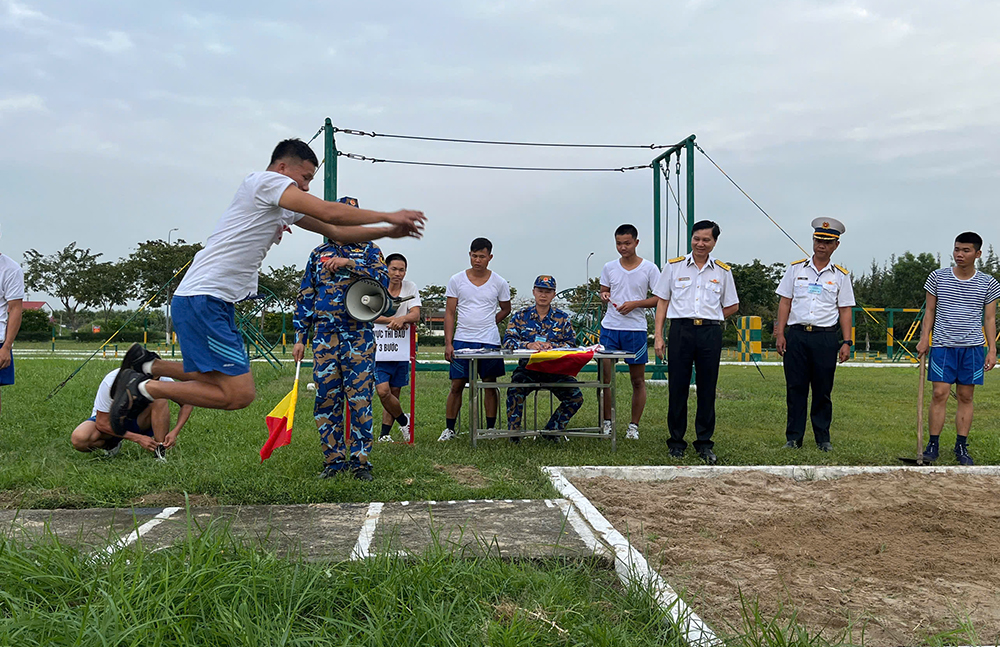 Naval Brigade 167 organizes sports festival to celebrate the 80th anniversary of the founding of the Vietnam People's Army