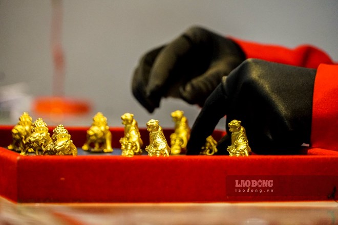 Increased demand drives gold prices to surge