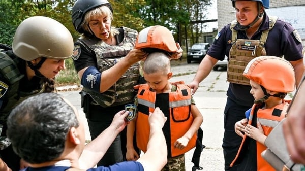 Киев эвакуирует людей из зоны ожесточенных боев, Москва впервые испытала усовершенствованную ракету большой дальности для Су-34