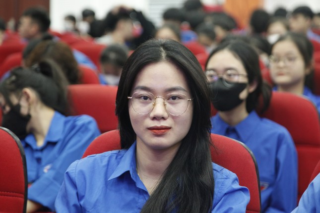 Forum passionnant d'aspiration à contribuer à l'Union provinciale de la jeunesse de Bac Giang photo 6