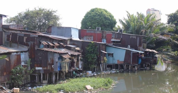 Ho Chi Minh City plans to relocate more than 5,000 houses on canals in 2025