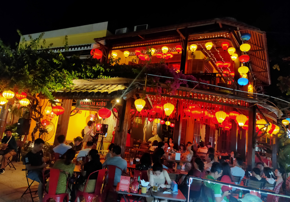 Say đắm vẻ đẹp dịu dàng của phố cổ Hội An - Ảnh 16