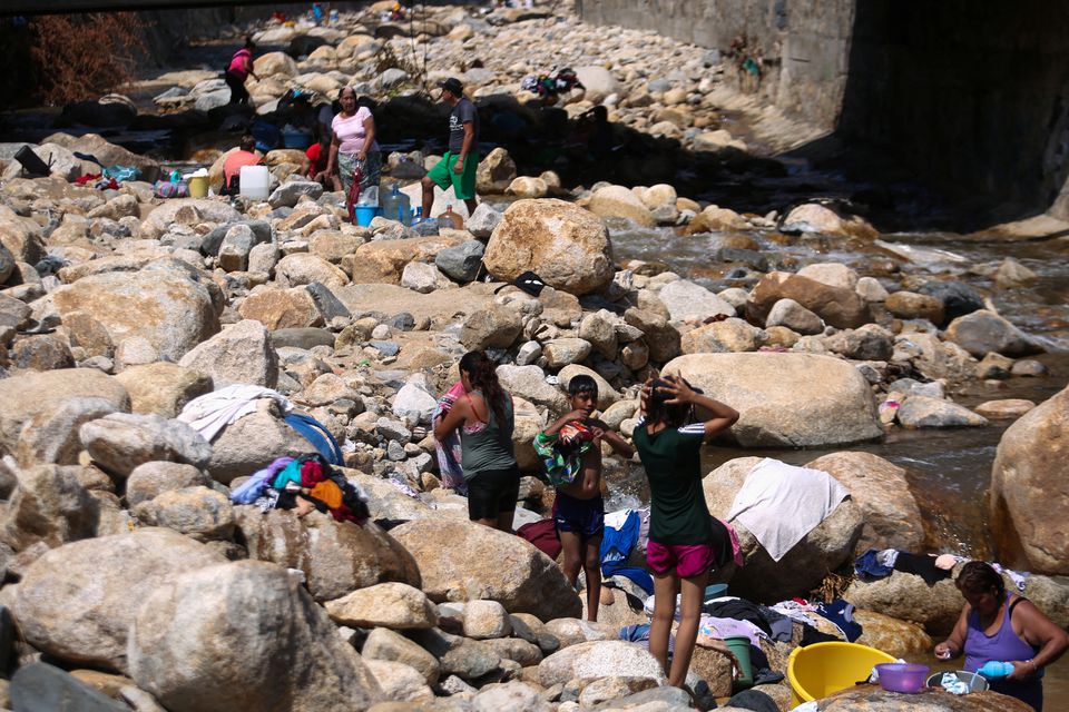 Casi 100 personas muertas o desaparecidas por tormenta en México, humillación por robos y falta de alimentos y víveres 1
