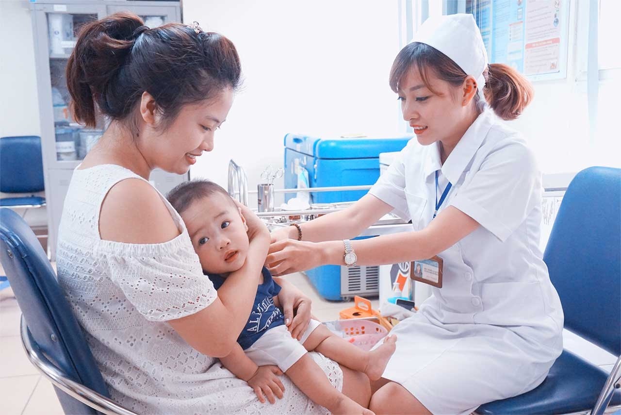 Bộ Tài chính: Chưa có cơ sở bố trí ngân sách cho Bộ Y tế mua vaccine tiêm chủng mở rộng năm 2023