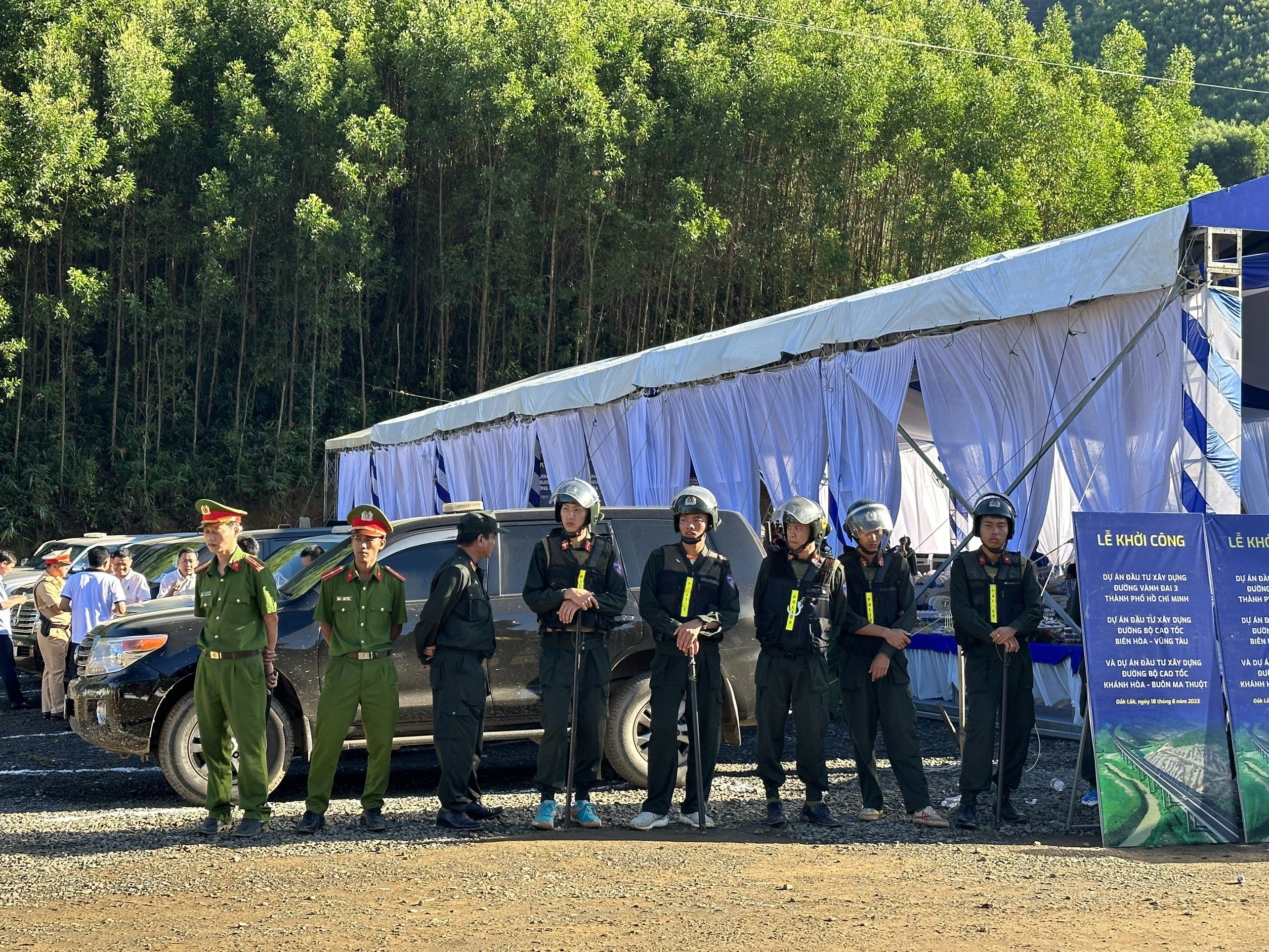 Sự kiện - Chính thức khởi công tuyến đường chiến lược “kết nối rừng với biển” (Hình 2).